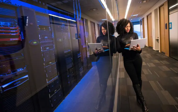 woman-on-laptop
